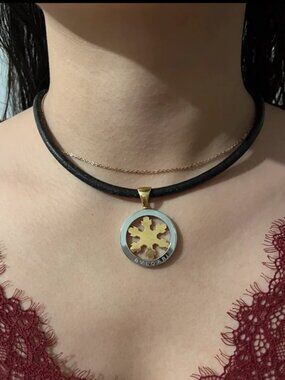 Bvlgari pendant 18K gold(750)+leather necklace